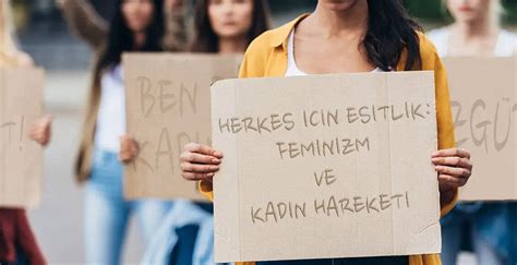 Feminizm ve Moda: Kıyafetlerdeki Güçlü Mesajlar