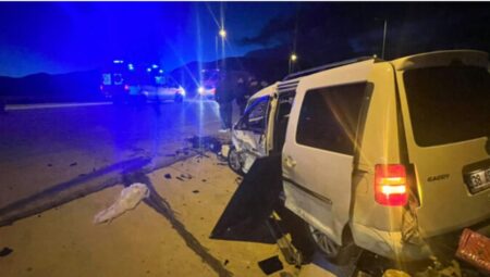 Kayseri’de Kaza! Otomobil ile Ticari Araç Çarpıştı