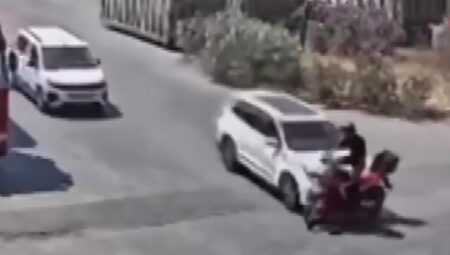İzmir’de Endişe Veren Kaza! Motosiklet Sürücüsü Kaza Sonucu Ağır Yaralandı