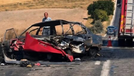 Afyonkarahisar’da İnanılmaz Kaza! Otomobil Alev Aldı 1 Kişi Öldü!