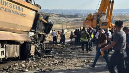 Hafriyat Kamyonu Ankara’da Kaza Yaptı! Korkunç Kaza Havadan Görüntülendi